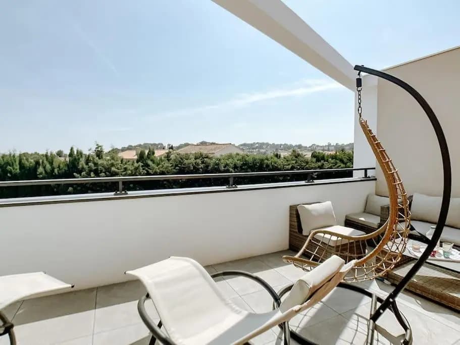 Appartement type industriel dans cadre provençal - Photo 2