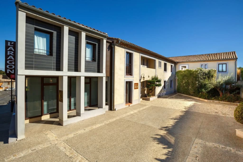 Hotel l'Aragon, à 50m de la cité de Carcassonne - Photo 1
