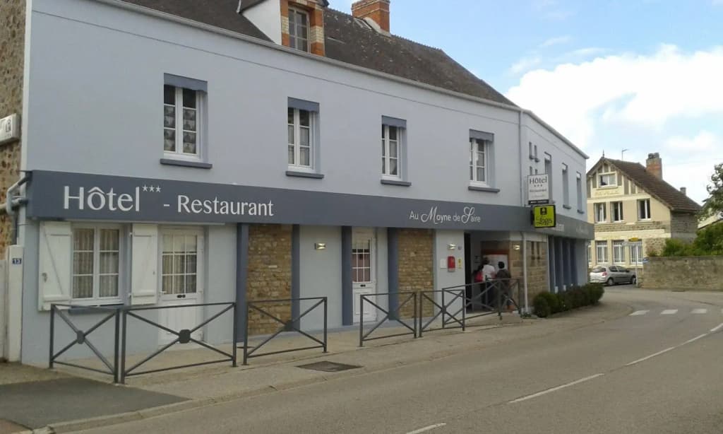 Logis Hôtel Au Moyne de Saire - Photo 1