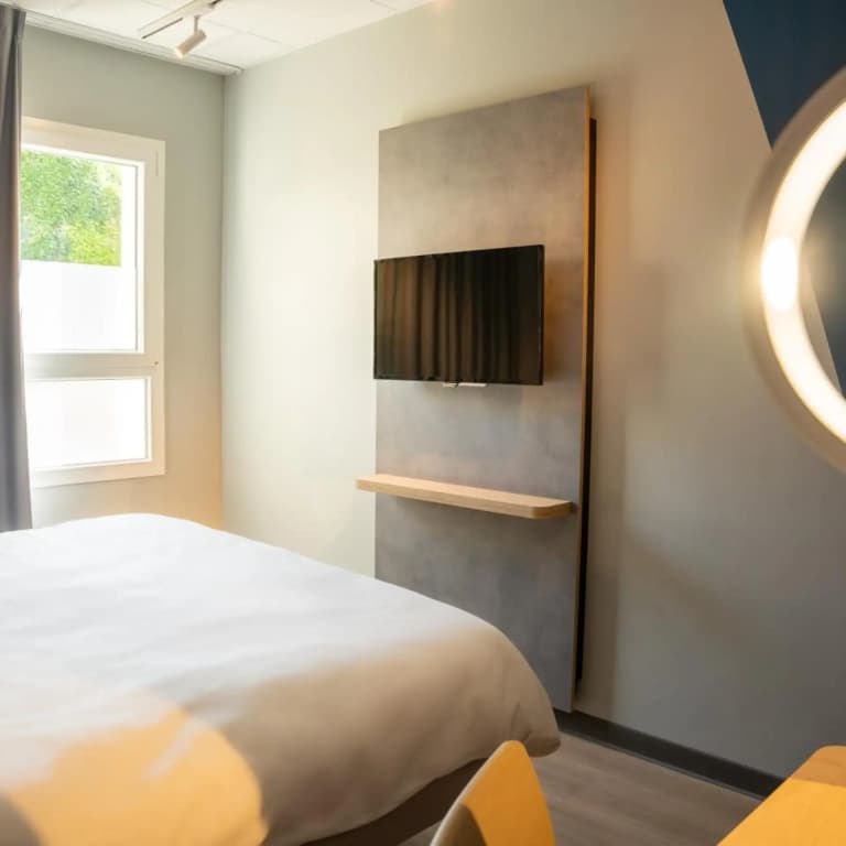 Ibis Budget Compiègne Centre-Ville - Photo 3