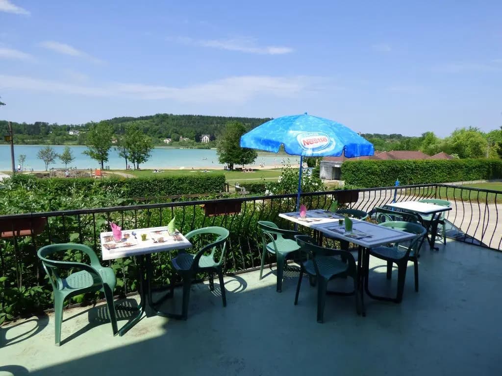 Hôtel Restaurant La Chaumière du Lac - Miniature 8