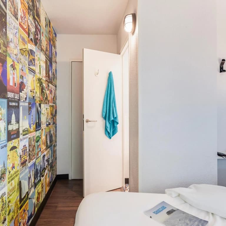 hotelF1 Antibes Sophia Antipolis - Miniature 8