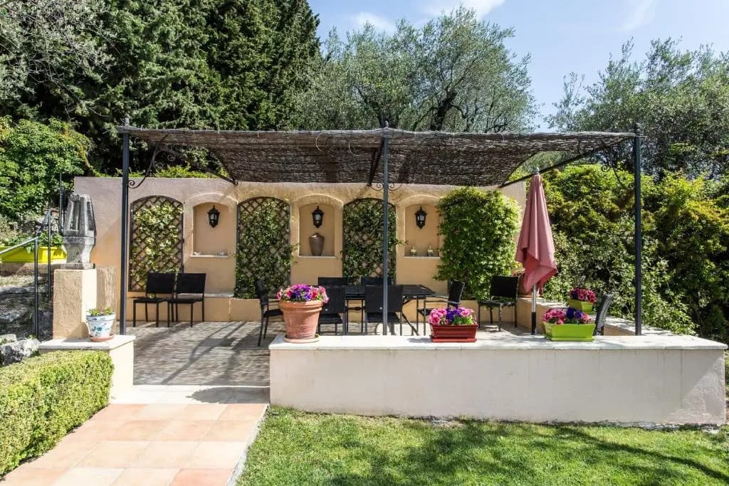 Mas Du Roc BedBreakfast - Photo 3