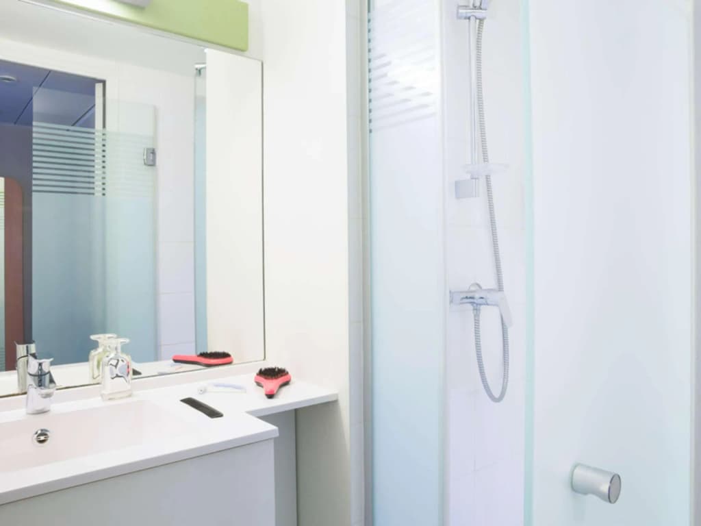 ibis budget Thonon Les Bains - Miniature 8