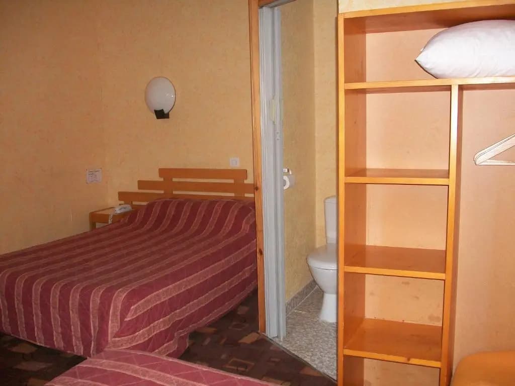 Hotel lAiglon - Photo 2