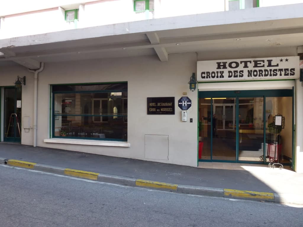 Hôtel Croix des Nordistes - Photo 1