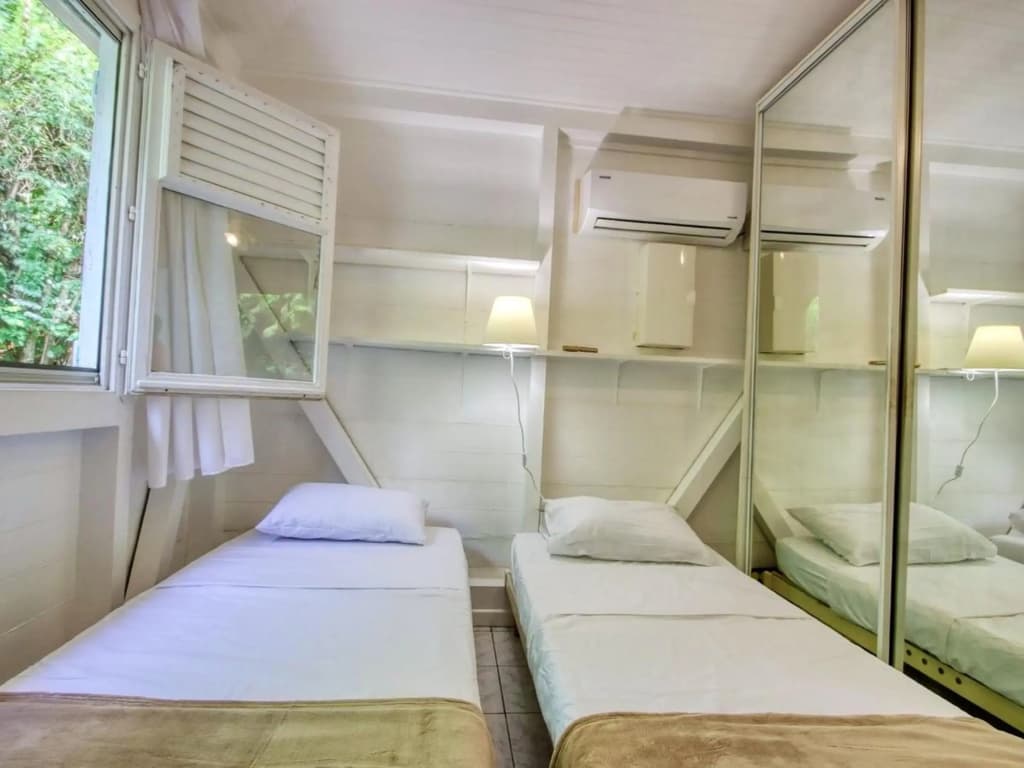 Villa de 2 chambres avec vue sur la mer piscine privee et jacuzzi a Saint Pierre - Miniature 7