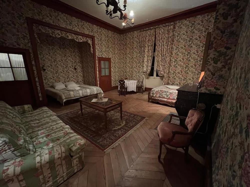 Chateau de Busset - Photo 2