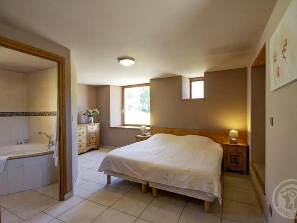 Gîte Croizet-sur-Gand, 7 pièces, 12 personnes - FR-1-496-25 - Photo 4