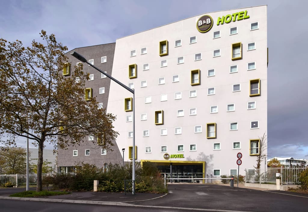 B&B HOTEL NANTERRE Rueil Malmaison - Photo 1
