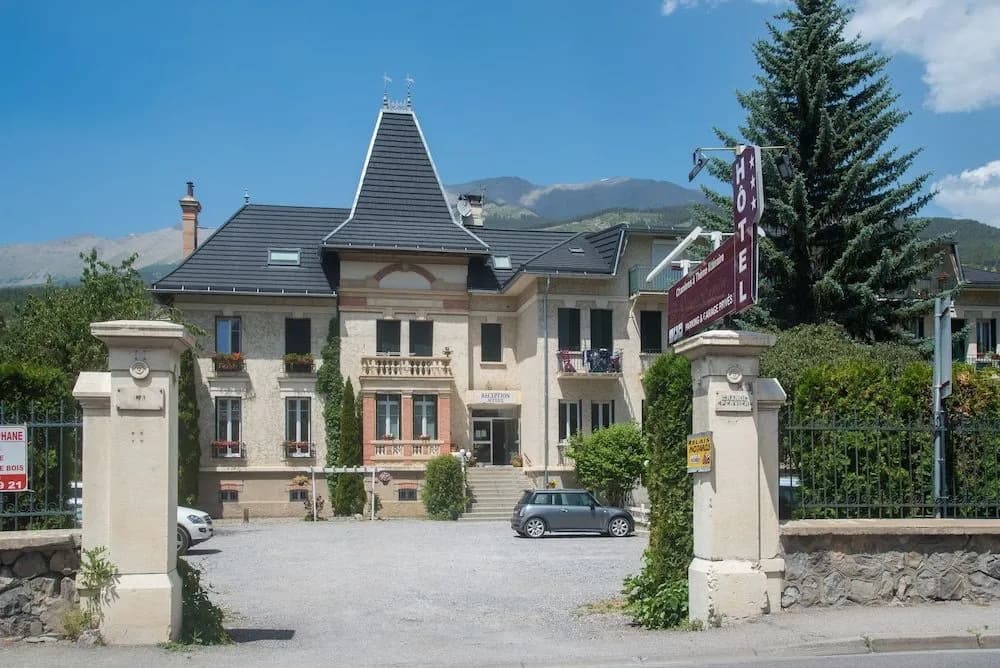 Hôtel La Grande Epervière - Photo 1