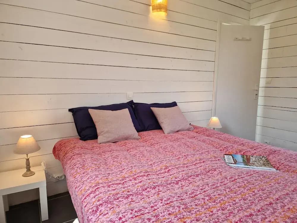 Comfortable Holiday Home on Large Garden Plot in Locquirec - Photo 4