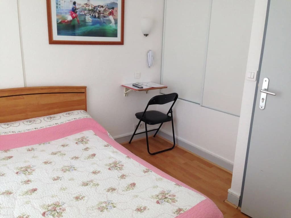 Hotel Magenta - Photo 4