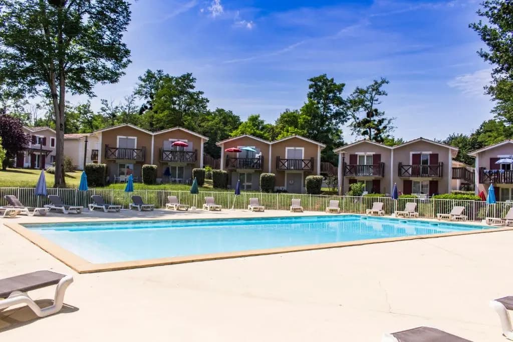 Golf Domaine Albret - Charmant duplex T3 ré-équipé avec piscine et terrasse aménagée - Miniature 8