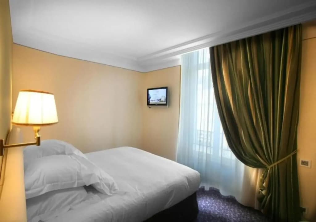 Hotel Princesse Flore - Photo 2
