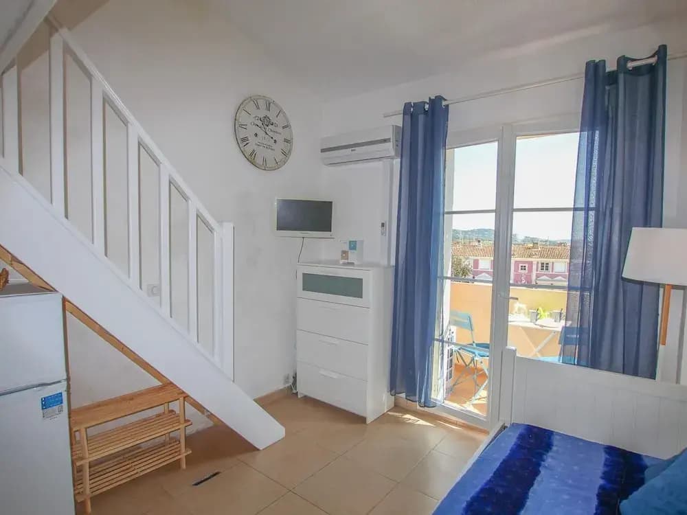 Comfortable Holiday Home Near the Beach - Photo 4