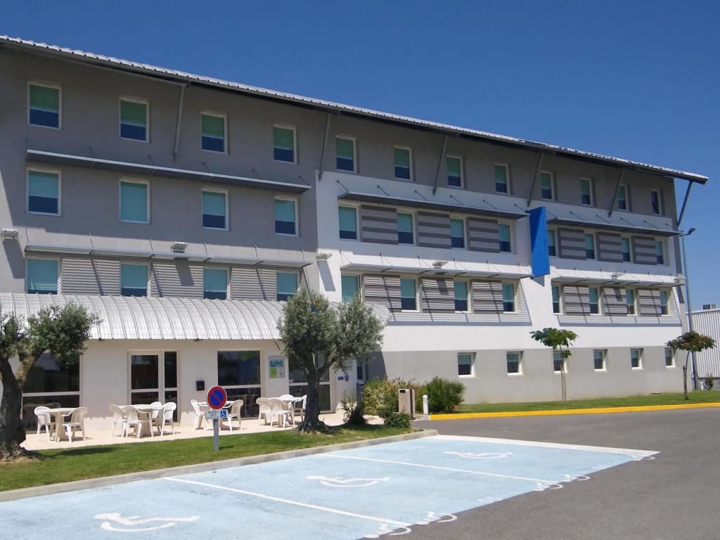 ibis budget Carcassonne Aéroport - Photo 1