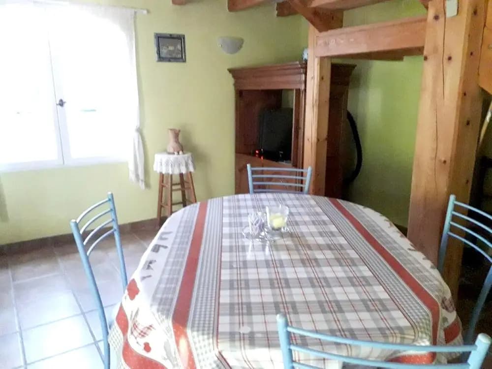 Apartment With one Bedroom in Le Luc, With Shared Pool, Enclosed Garden and Wifi - Photo 2
