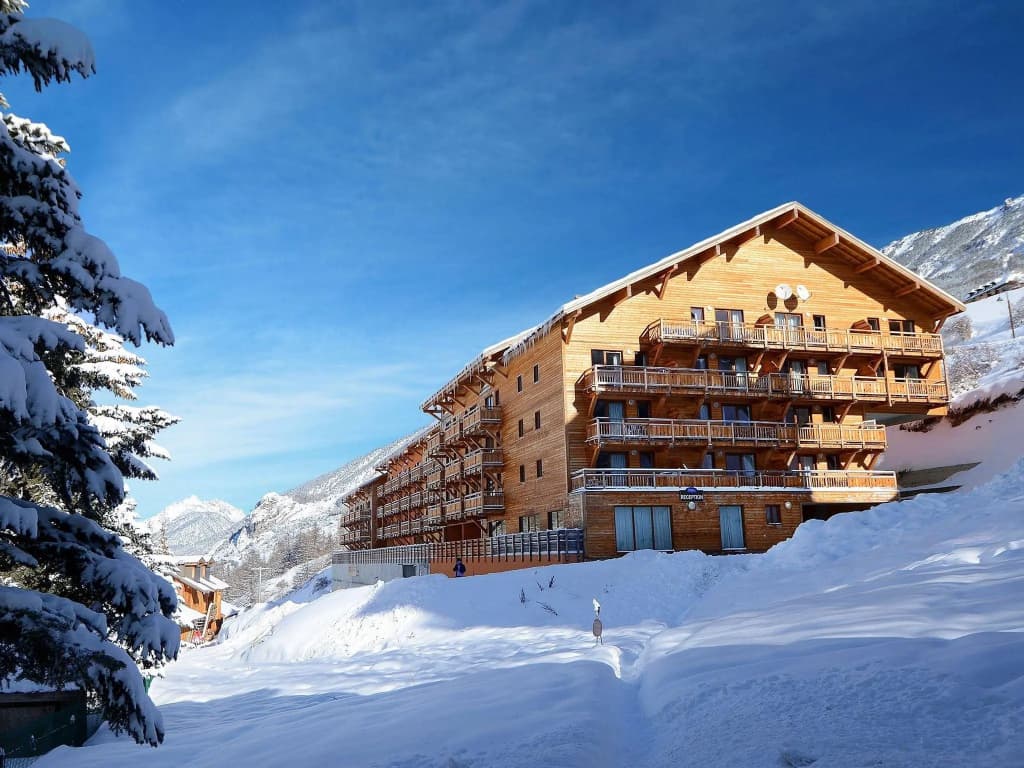 Slopeside Chalet in Vars - Photo 4