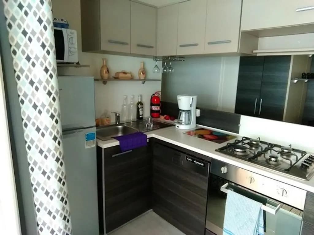 Bungalow de 3 chambres a Vias a 800 m de la plage avec piscine partagee jacuzzi et jardin amenage C - Miniature 8