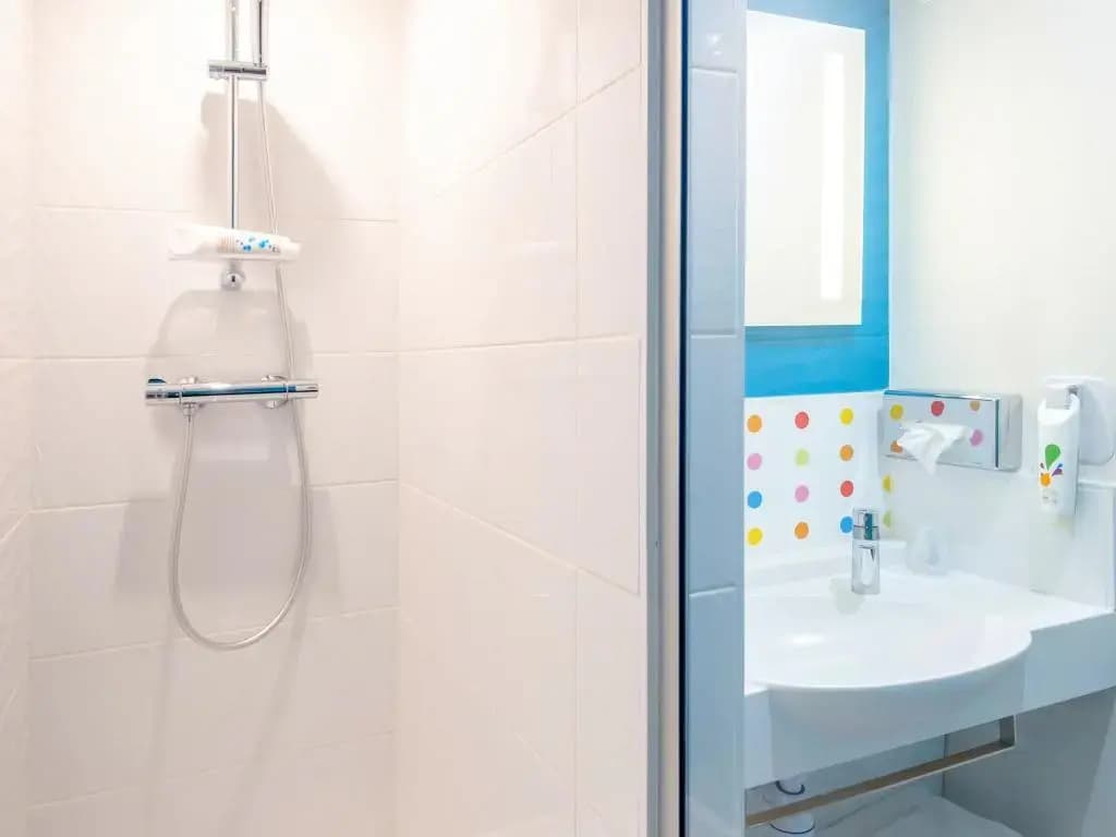 ibis Styles Fréjus Saint-Raphaël - Miniature 8