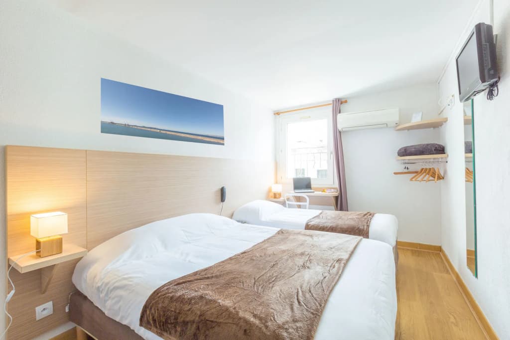 Europe Hotel - Photo 5