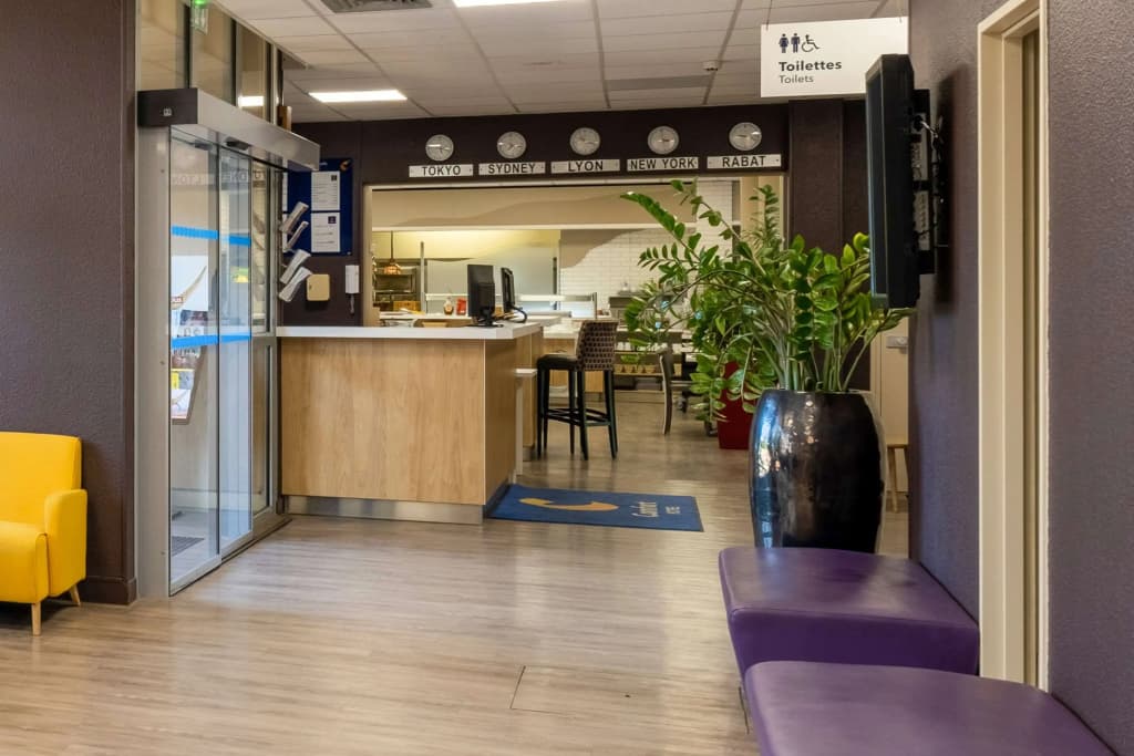 Comfort Hotel Aeroport Lyon St Exupery - Photo 2