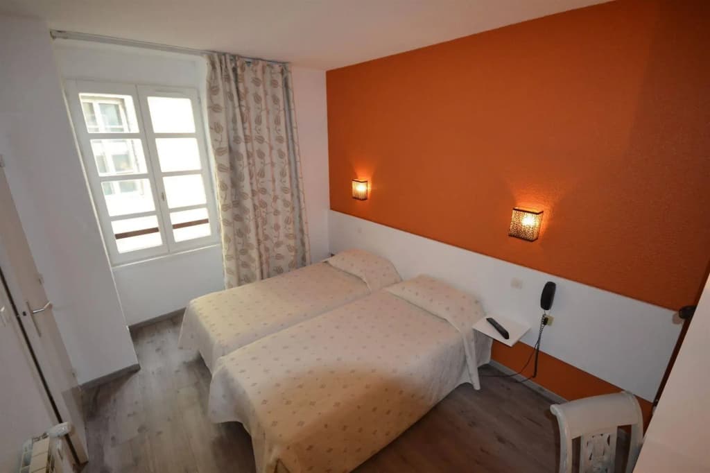 Theatre Hotel - Photo 4