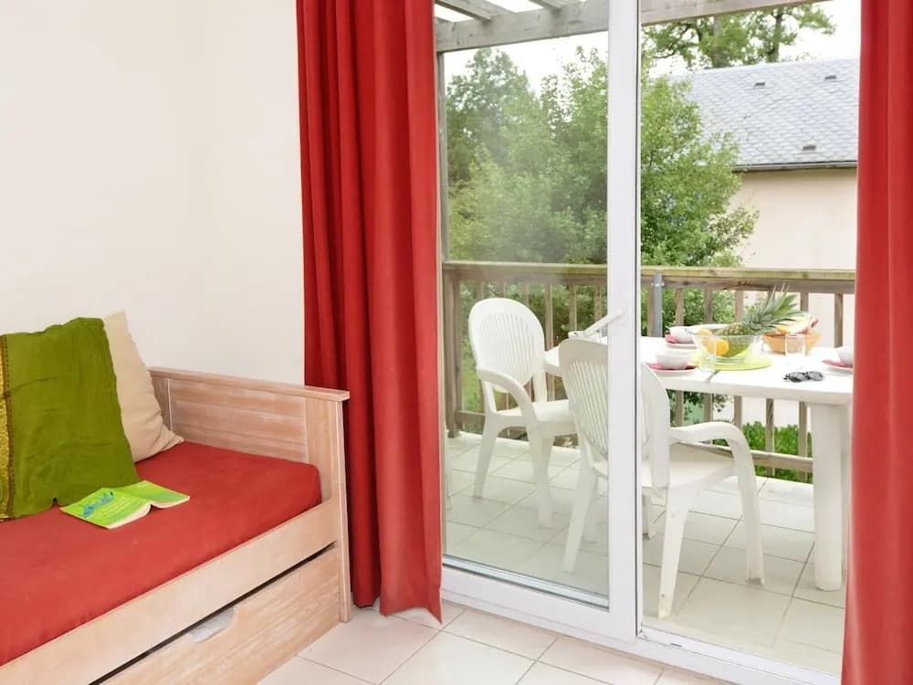Apartment in Rignac Near Lake Peyrade - Photo 4