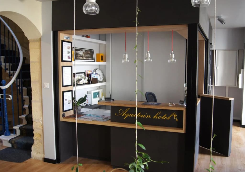 Aquitain Hotel - Photo 2