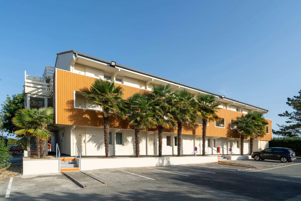Sure Hotel by Best Western Rochefort-Sur-Mer - Photo 1