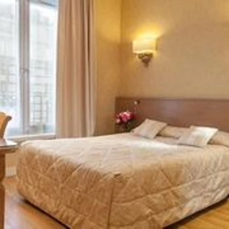 Hotel Cecilia - Photo 5