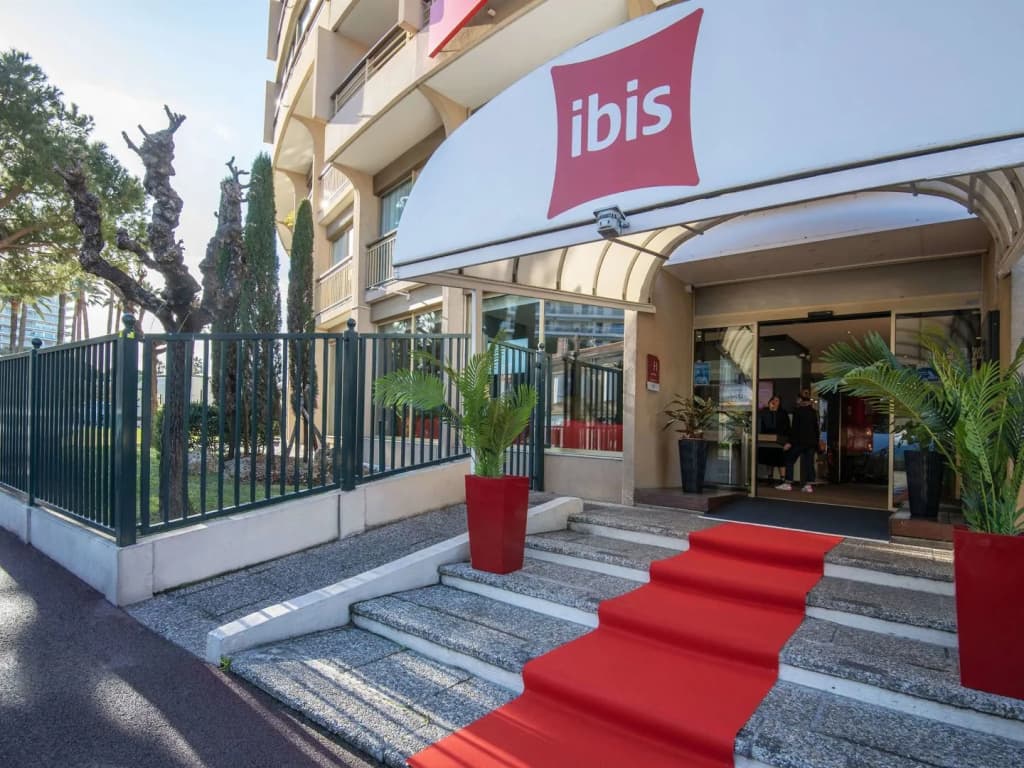 ibis Cannes Plage La Bocca - Photo 1