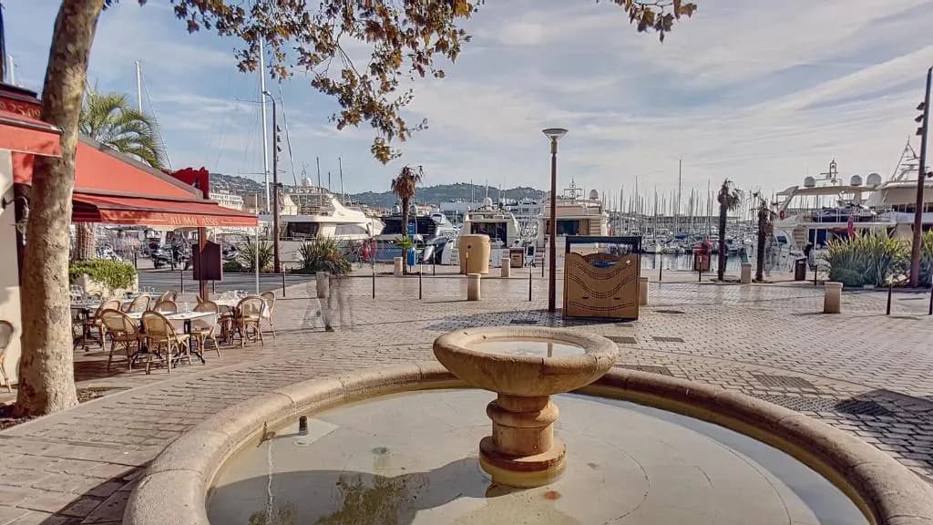Très Joli T3 Vieux Port Cannes - Miniature 7