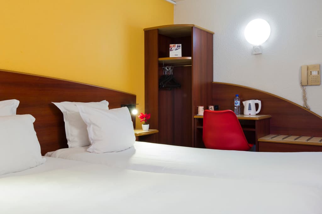 Comfort Hotel Etampes - Miniature 7