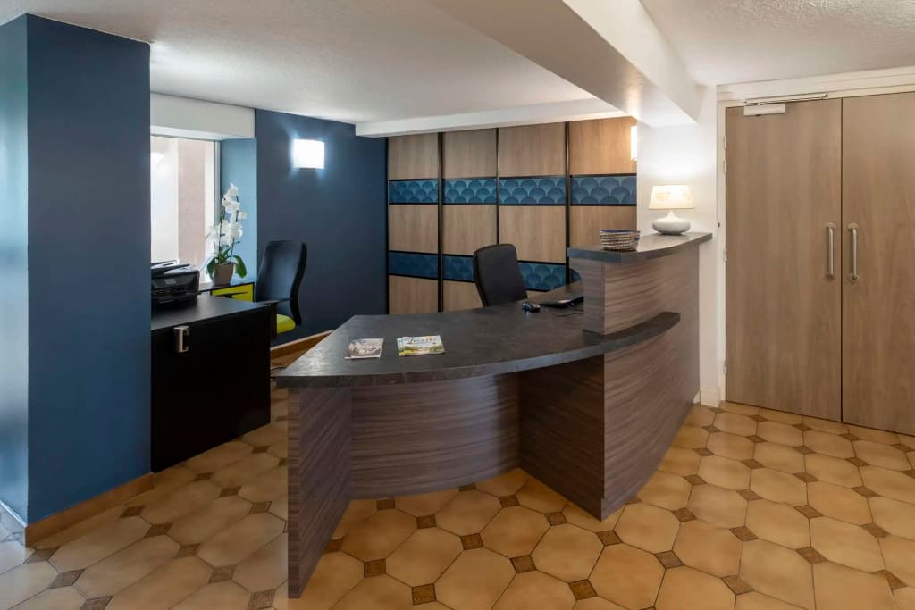 Sure Hotel by Best Western Saintes - Photo 3