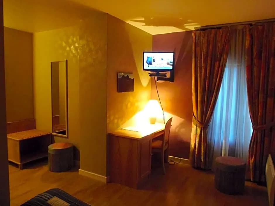 Hôtel le Baudiere - Photo 2