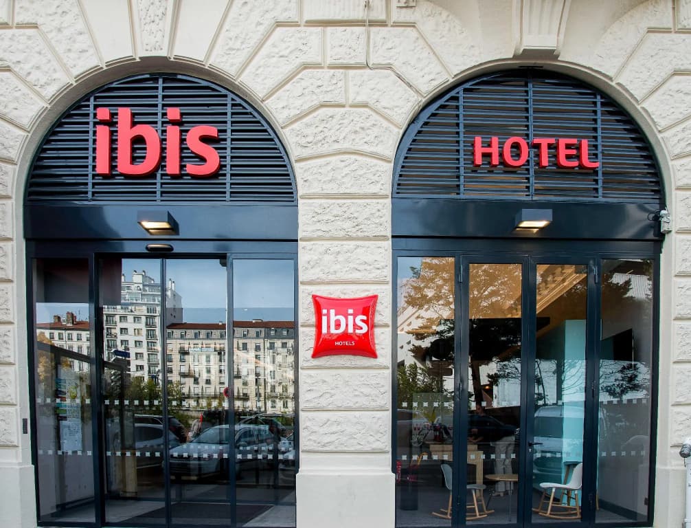 ibis Lyon Centre Perrache - Photo 1
