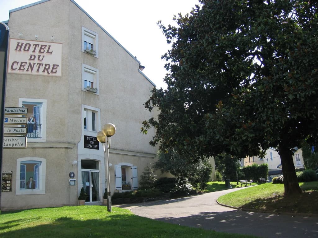 Hôtel du Centre - Photo 1