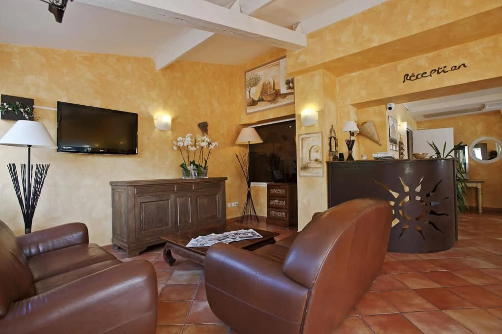 Hotel Les Calanques - Photo 2