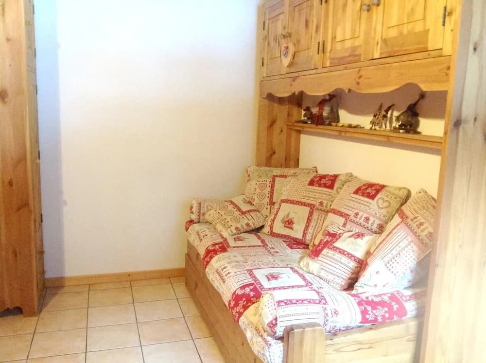 Apartment With 3 Bedrooms in Peisey-nancroix, With Wonderful Mountain View, Enclosed Garden and Wifi - 22 km From the Slop...