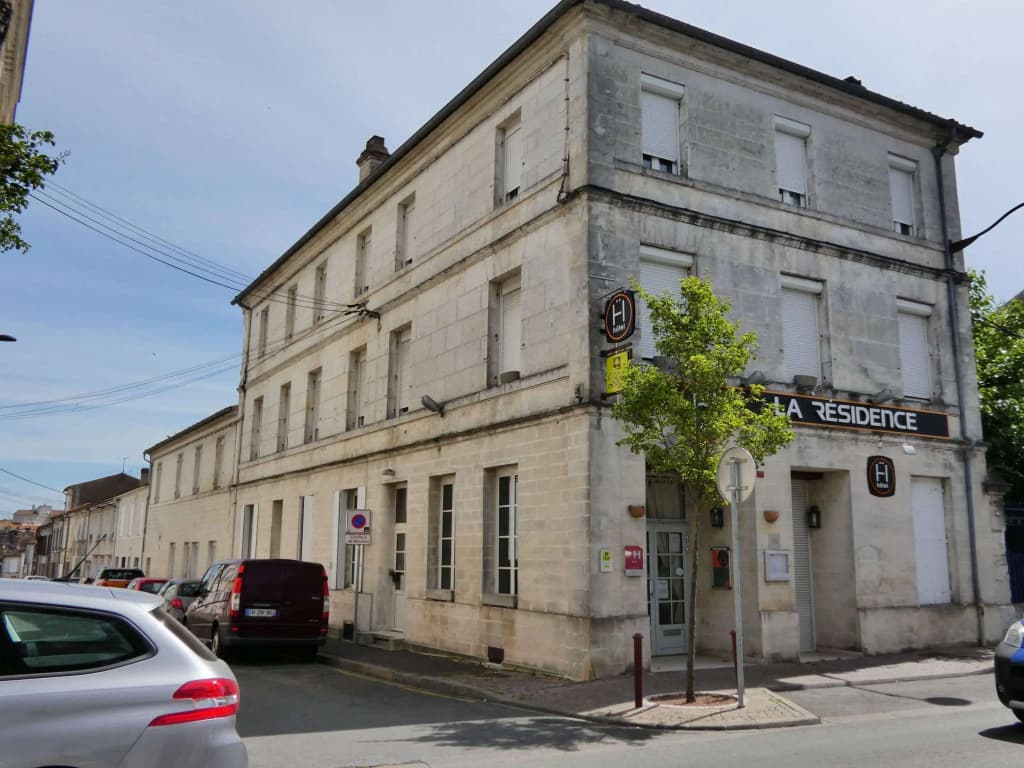 Logis Hôtel la Résidence - Photo 1