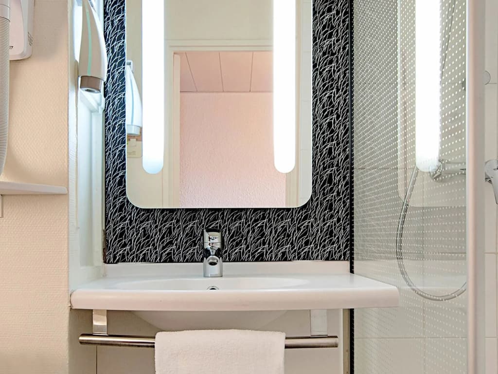 Ibis Lorient-Caudan - Miniature 7