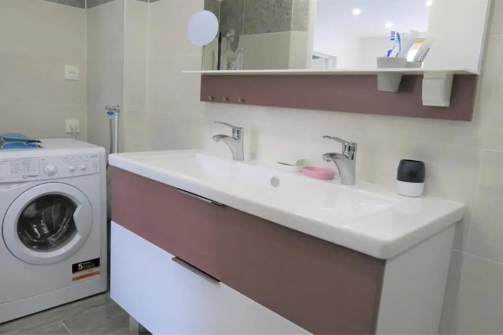 Appartement rénové avec WIFI bien équipé au centre ville de PERROS-GUIREC - Ref 940 - Miniature 6