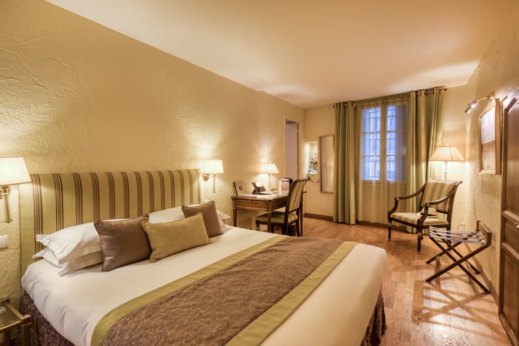 Hotel d'Aragon - Place de la Comédie - Miniature 7
