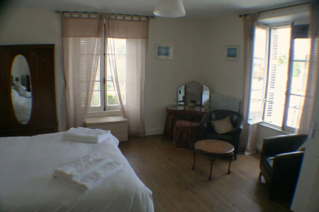 Le Voltaire Chambres et Table d'Hotes - Photo 3