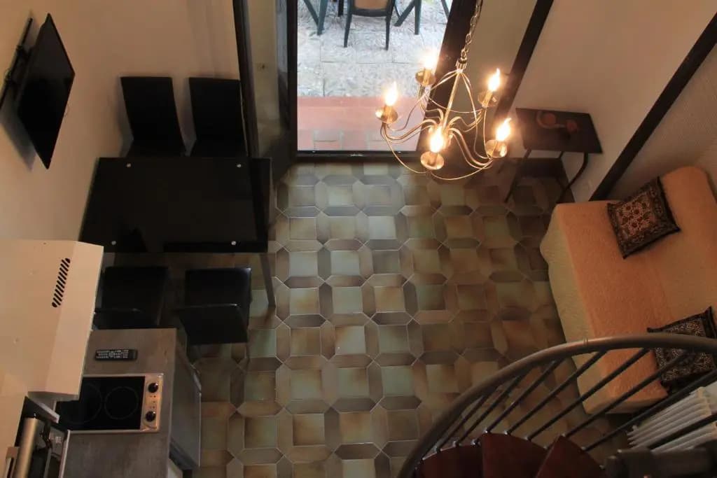 Lavender Apartment - Miniature 6
