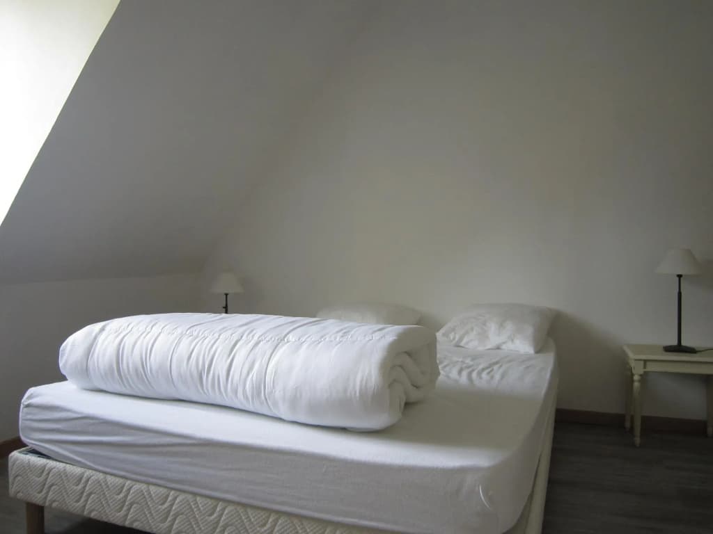Spacious Cottage With Private Garden in Normandy - Photo 3