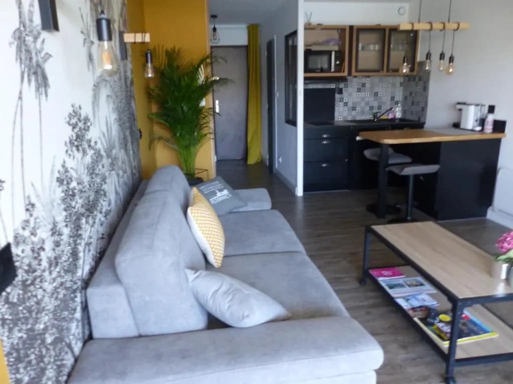 studio exposé plein sud vu sur le port de plaisance - Photo 1