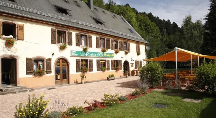 Hotel Le Bouton D'Or - Photo 1